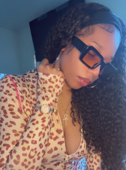 Square black sunglasses with yellow tint, baddie-style fashion sunglasses.